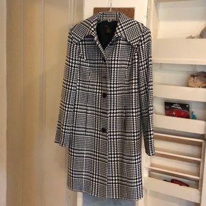 Elegant and Warm Houndstooth Coat